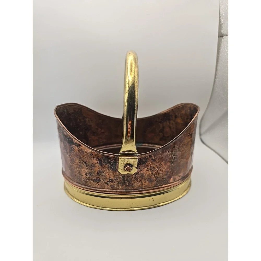 Vintage Hammered Copper Cachepot Basket with Handle‎ 9.5x9.25